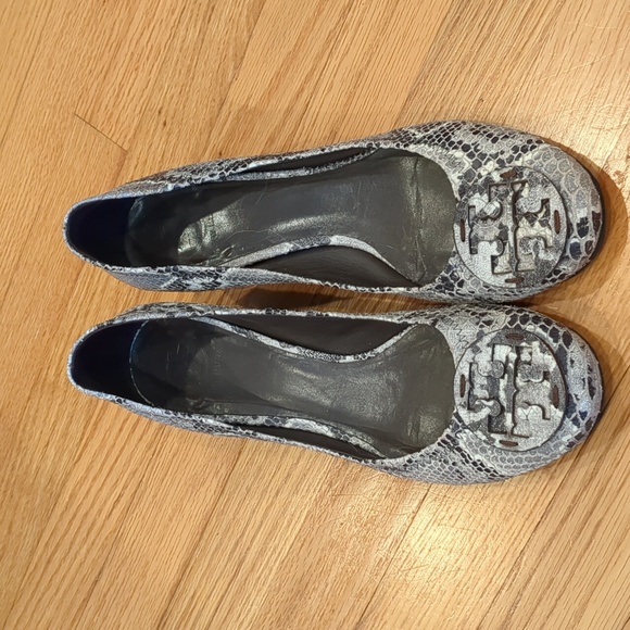 Tory Burch Amy snakeskin pump - Picture 3 of 11
